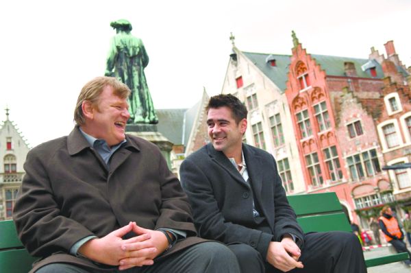 Brendan Gleeson e Colin Farrell: um interessado em cultura, o outro entediado com Bruges | Divulgação