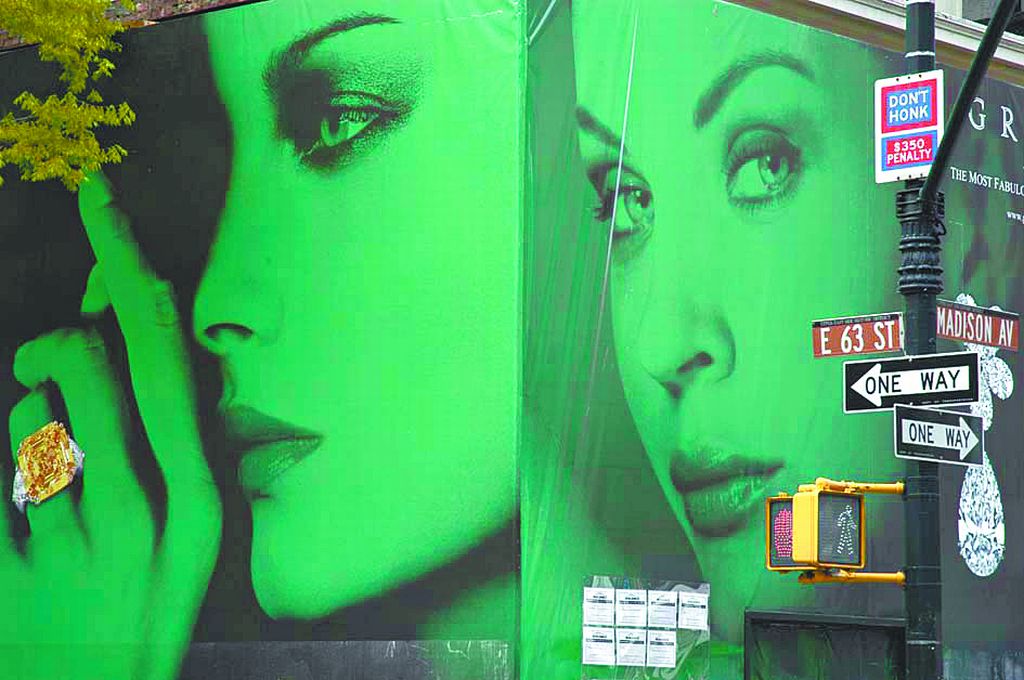 A publicidade ousada que toma conta das avenidas nova-iorquinas não escapou do olhar de Julio Covello | Julio Covello