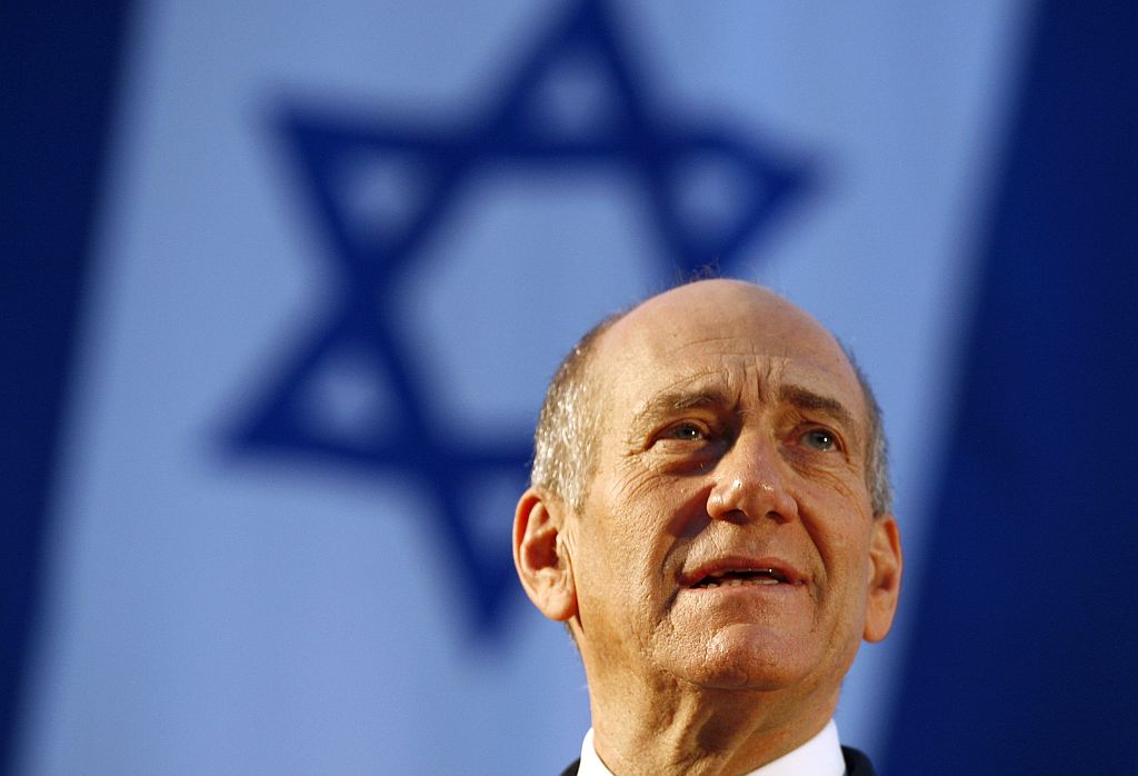 Olmert esteve envolvido em um caso de corrupção. Livni pediu a renúncia do prêmie depois de críticas na condução da guerra de 2006 contra as guerrilhas libanesas do Hezbollah | Baz Ratner / Reuters