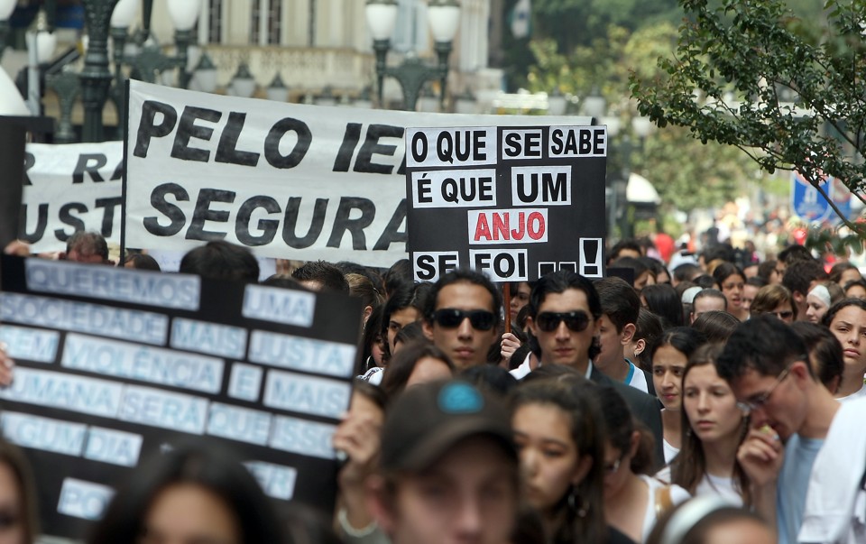 Cerca de mil pessoas participaram da passeata em silêncio | Hedeson Alves