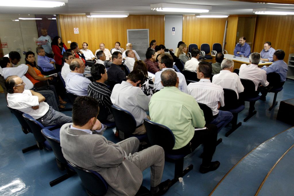 Reunião suprapartidária: políticos de várias legendas decidiram tentar se reunir com o presidente do TSE, Ayres Britto | Roberto Custódio/Jornal de Londrina