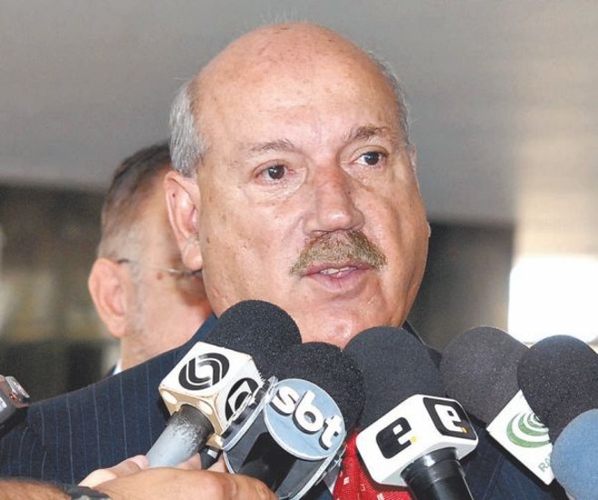 O julgamento da cassação do governador de Santa Catarina, Luiz Henrique, era para ocorrer no início deste ano, mas foi adiado | 