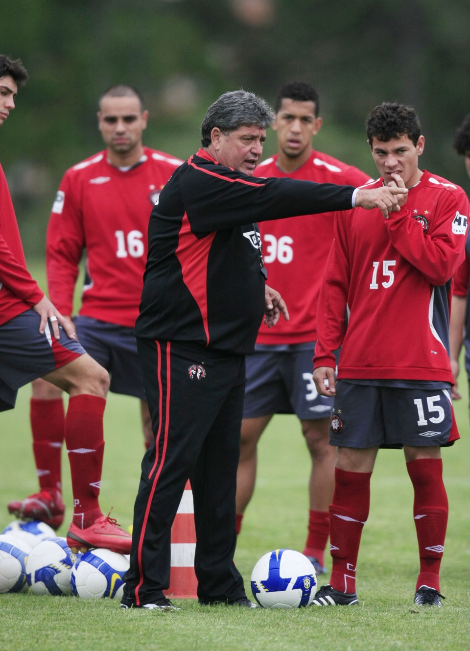 Geninho garante que "lavagem de roupa suja" foi importante para a recuperação do Atlético | Giuliano Gomes / Gazeta do Povo