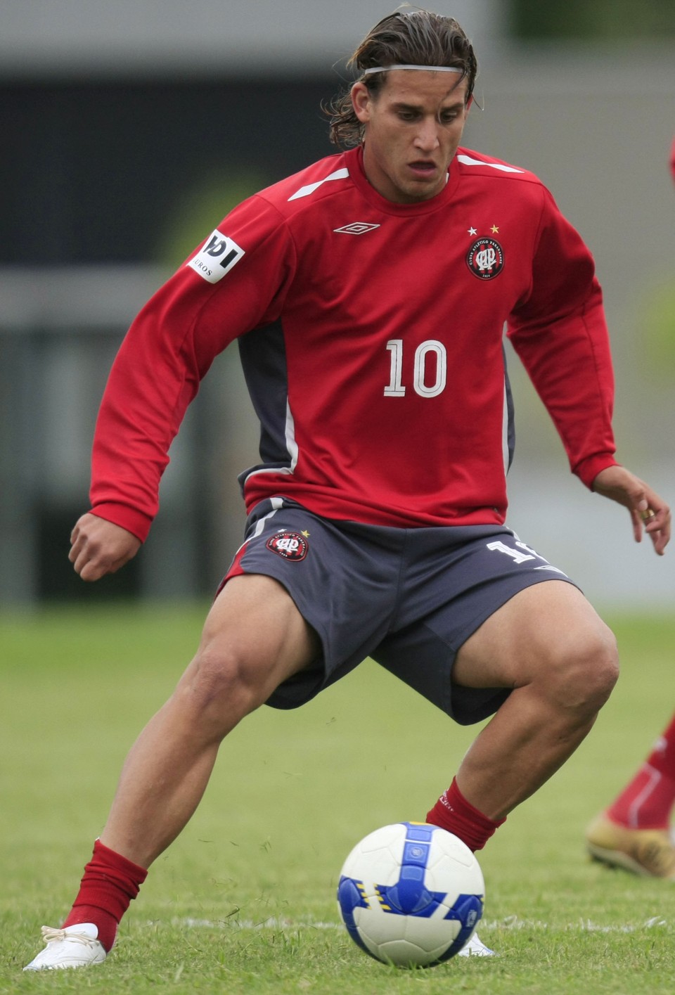 Rafael Moura, absolvido pelo STJD, está liberado para reforçar o Atlético no jogo contra o Vitória no próximo fim de semana | Giuliano Gomes / Gazeta do Povo