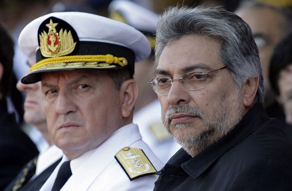 Fernando Lugo (dir.) ao lado do novo chefe das Forças Armadas Cibar Jesus Benitez Caceres | Jorge Adorno / Reuters