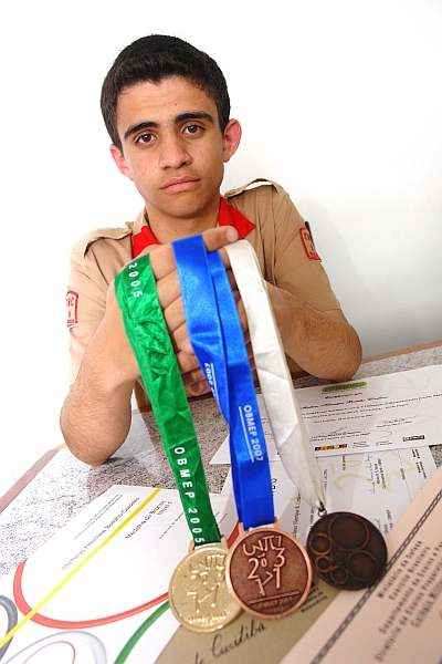 Matheus Henrique Botelho disputa mais uma medalha para sua coleção. | Ivonaldo Alexandre/Gazeta do Povo