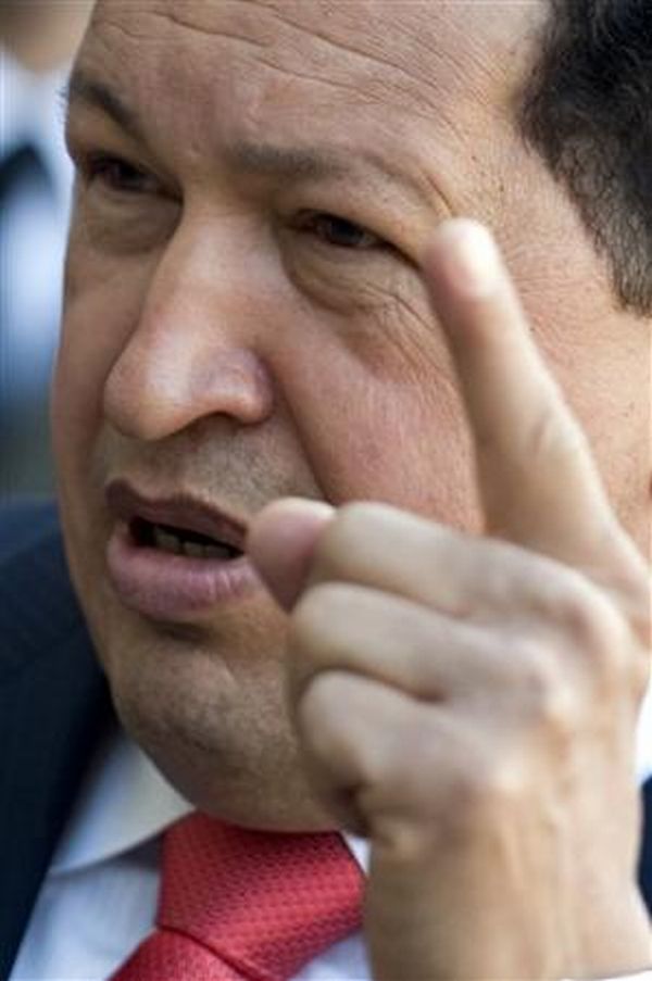 "Pátria ou morte, é o lema!", bradou Chávez em Carabobo após reconhecer que seu opositor não lidera as pesquisas neste Estado | Philippe Wojazer / Reuters