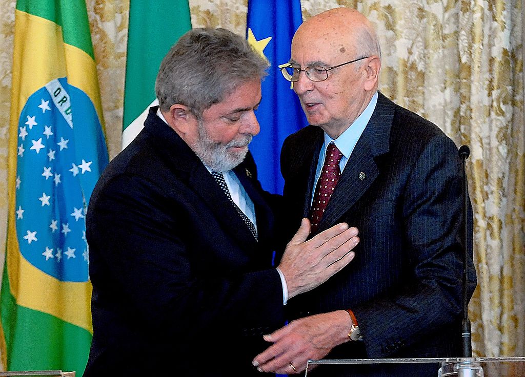 Lula defendeu ao lado de Napolitano que o foco da economia deve ser o trabalhador e a produção | Enrico Oliverio / AFP Photo