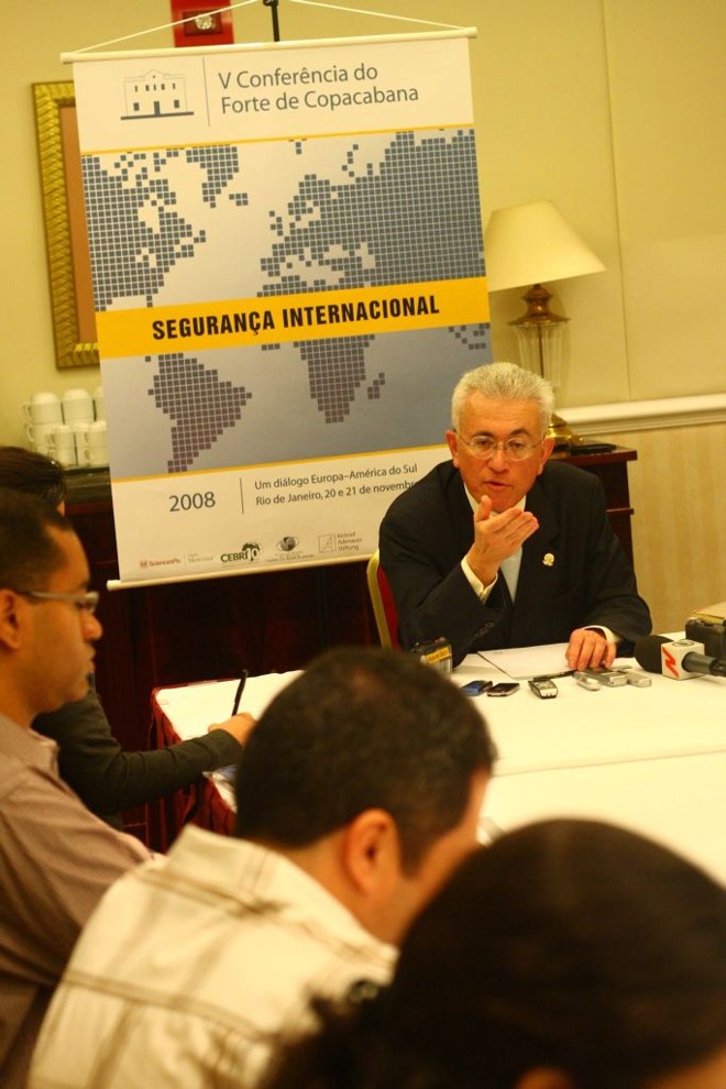 Para o ministro Mangabeira Unger, somente o desenvolvimento da Amazônia permitirá controlar o tráfico nas fronteiras | Carlos Leandro/Divulgação