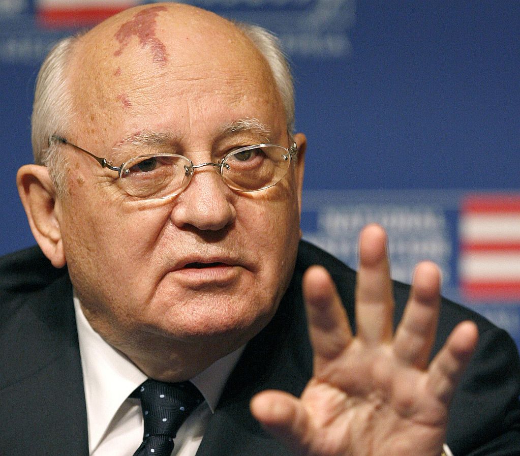 Gorbachev pediu que a nova equipe de transição de Obama "não se precipite" e "não ameace ninguém" | Tim Shaffer / Reuters