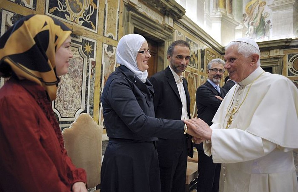 O papa Bento 16 afirmou que os muçulmanos e os cristãos compartilham os mesmos valores morais e que deveriam defendê-los juntos | Obervatório Romano/Reuters