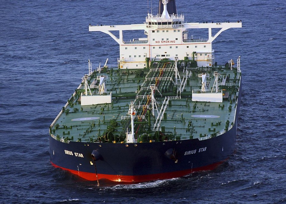 Imagem mostra o superpetroleiro saudita Sirius Star. Navio atracou no porto somali de Eyl | Aviation Warfare Systems Operator 2nd Class William S. Stevens-US Navy / Reuters