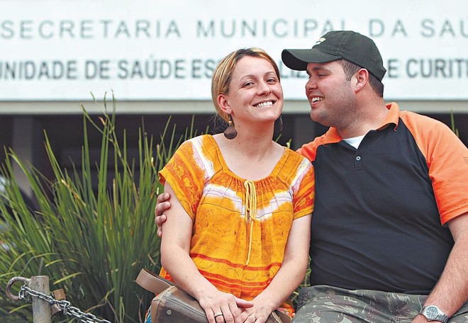 Daniele e Rafael Fagundes precisaram lidar com o desemprego quando nasceu o primeiro filho; agora, esperam o segundo | Albari Rosa/Gazeta do Povo