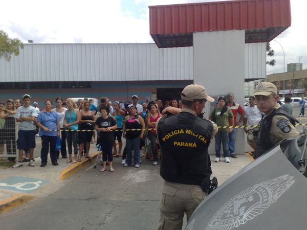 Delegacia foi isolada para controlar a rebelião | João Varella/ Gazeta do Povo Online