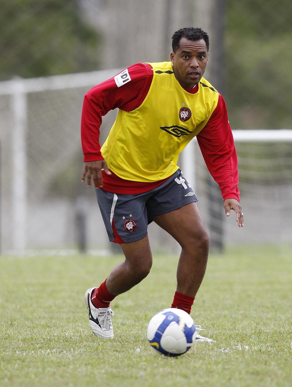 Atormentado por lesões em 2008, meia Kelly dificilmente fica no Furacão na próxima temporada | Valterci Santos / Gazeta do Povo