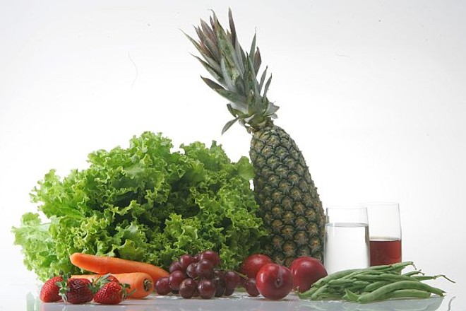 O consumo de frutas, verduras e líquidos é essencial |
