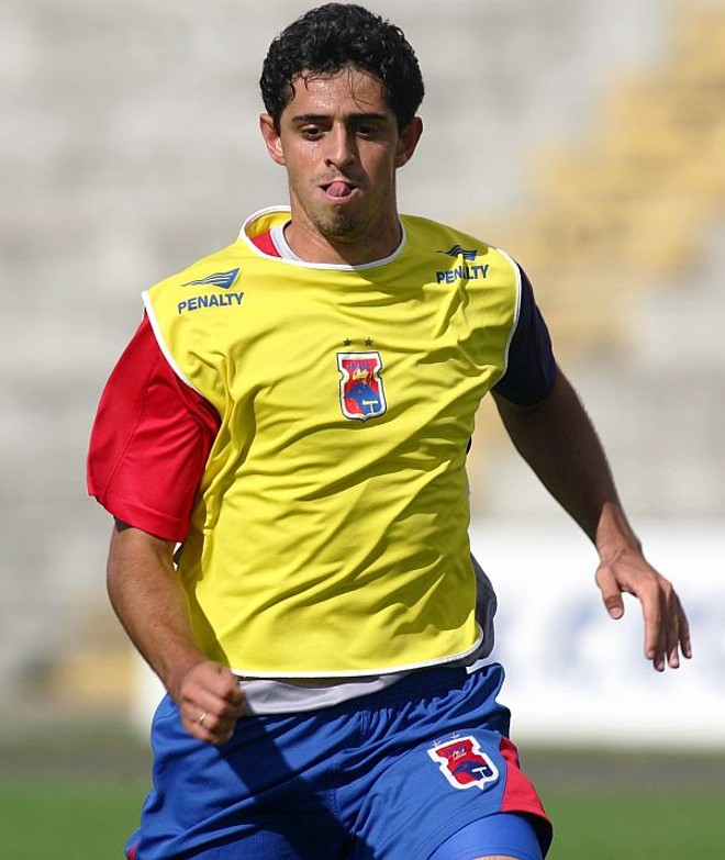 Jeff: sem contrato, foi para a Fiorentina |