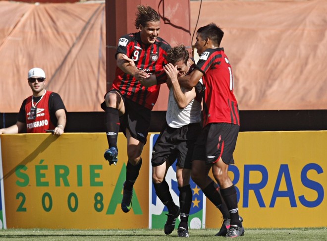 O gol de Netinho abriu o placar e facilitou as coisas |