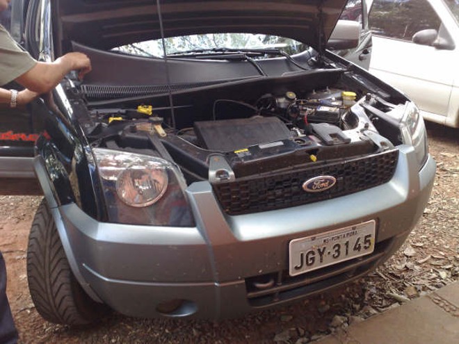 Veículo Gol com placas de Ponta Porã, Mato Grosso do Sul |
