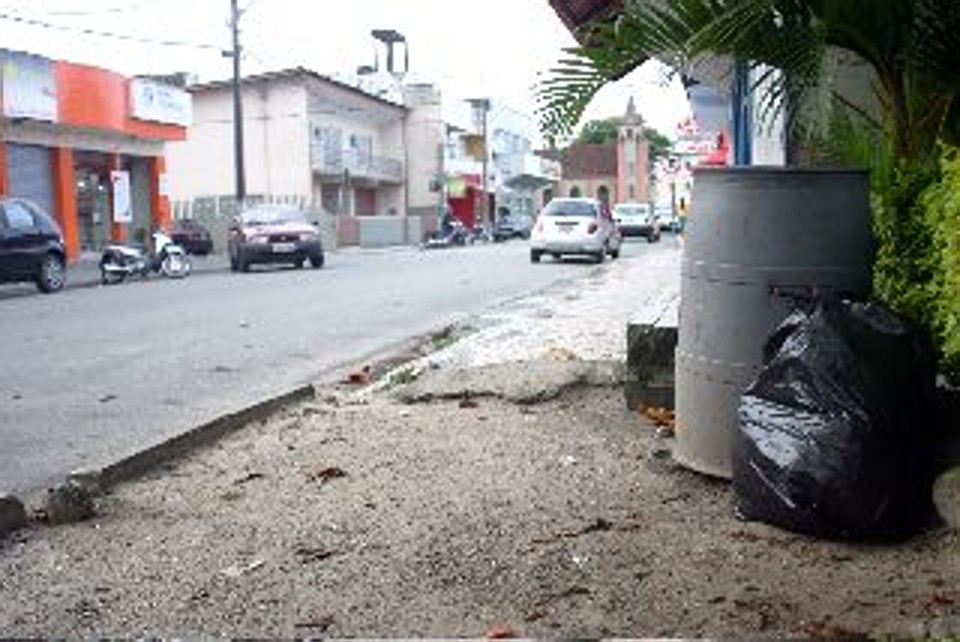 Licitação do governo do estado definirá coleta de lixo na temporada | Hedeson alves/Gazeta do Povo