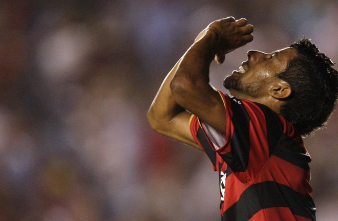 Na direita, Léo Moura chamou a atenção de todos durante a competição | 