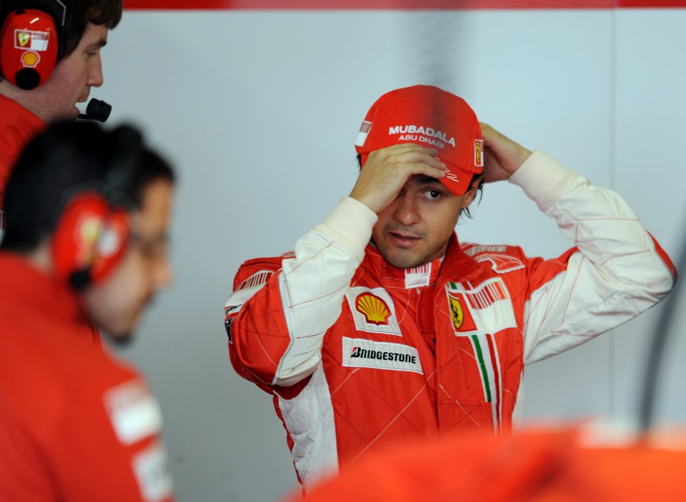 Ferrari não informou motivos da saída de Felipe Massa dos testes em Portugal | Francisco Leong / AFP