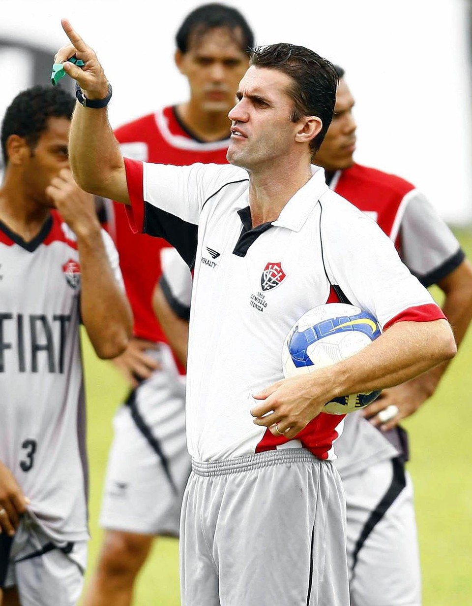 Mancini segue no Vitória até o final de 2009 | Eduardo Martins / Futura Press