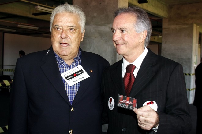 Nelson Fanaya (candidato derrotado da oposição) e Gláucio Geara, vencedor pela situação: Nova gestão deve receber pressão | 