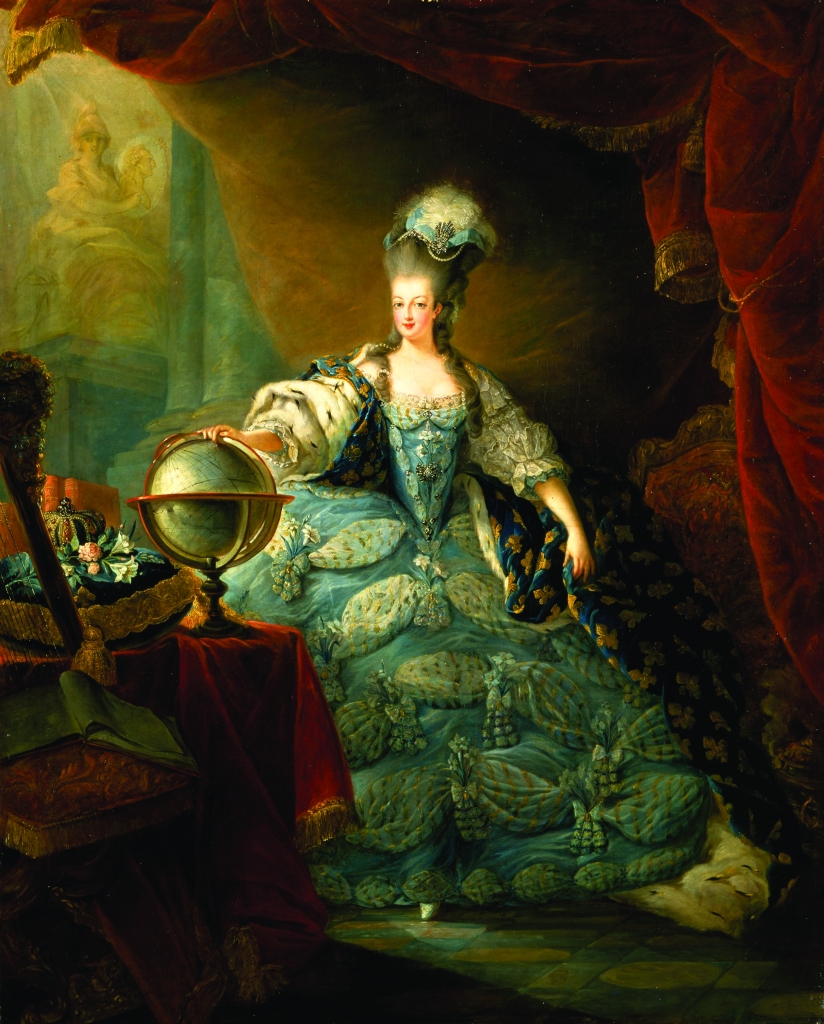 Maria Antonieta em sua fase de luxo, com vestidos que representavam o poder |