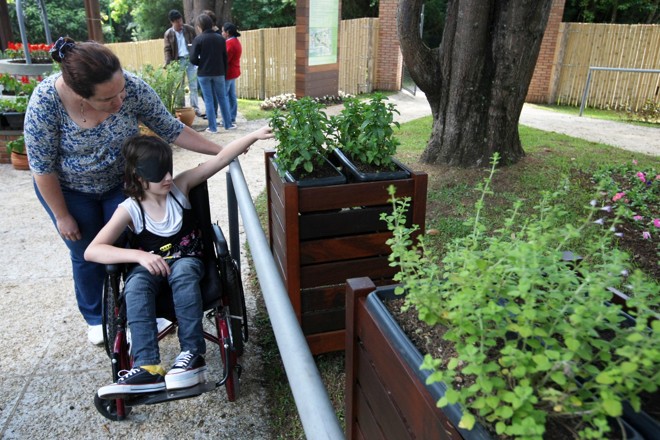 Objetivo é atender deficientes visuais e promover a educação ambiental |