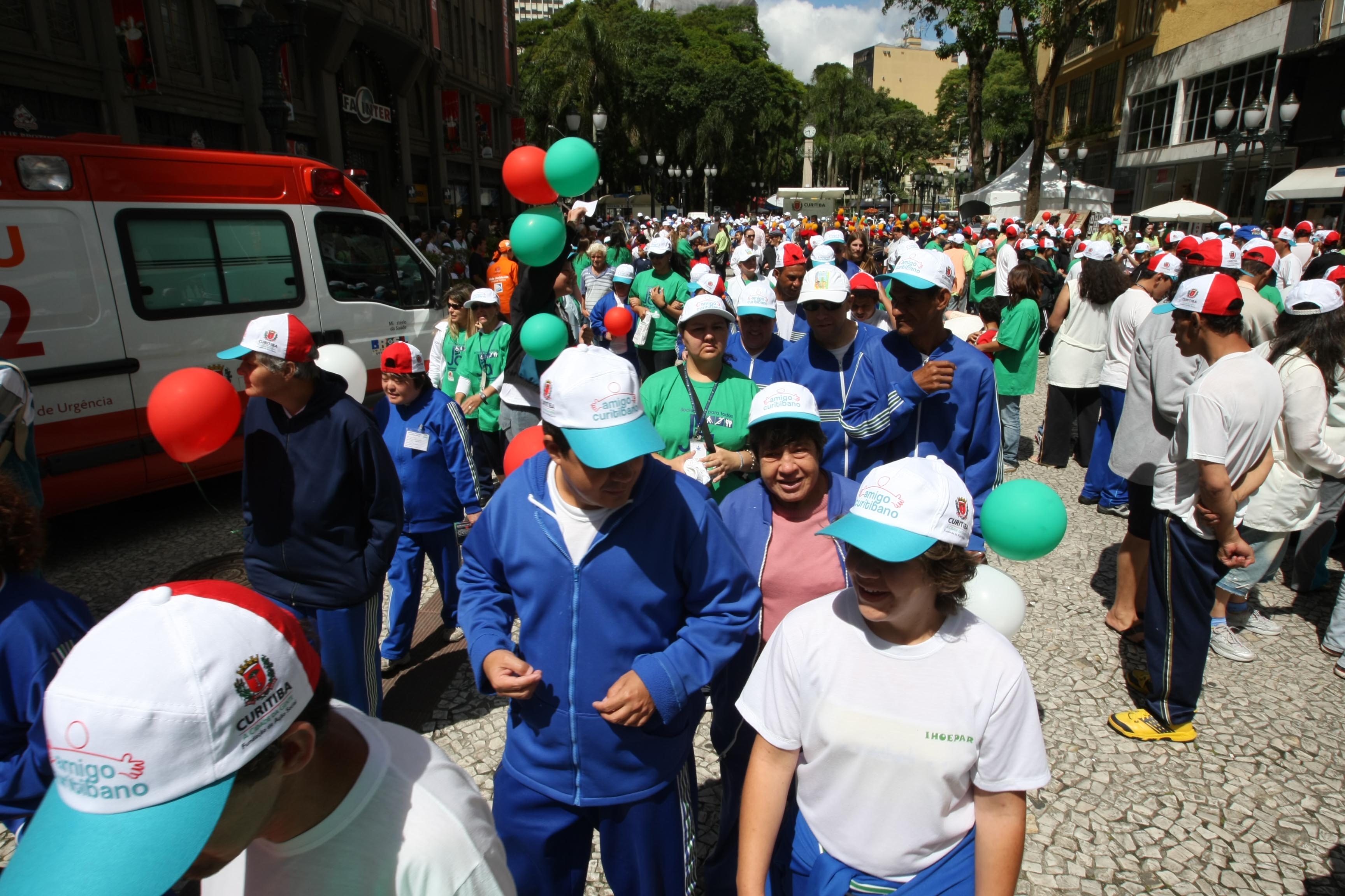 Organizadores estimam que mais de duas mil pessoas participaram da caminhada | Maurilio Cheli/SMCS