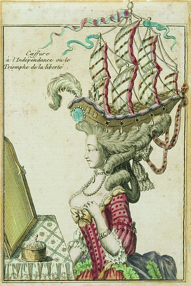 A rainha da França lançou penteados com arranjos de um metro de altura |