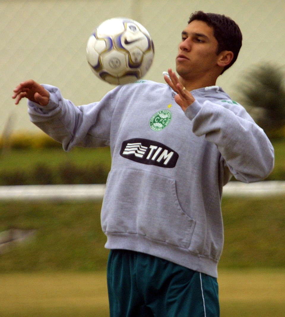 Lucio Flavio já vestiu a camisa alviverde em 2002 | Valterci Santos / Gazeta do Povo