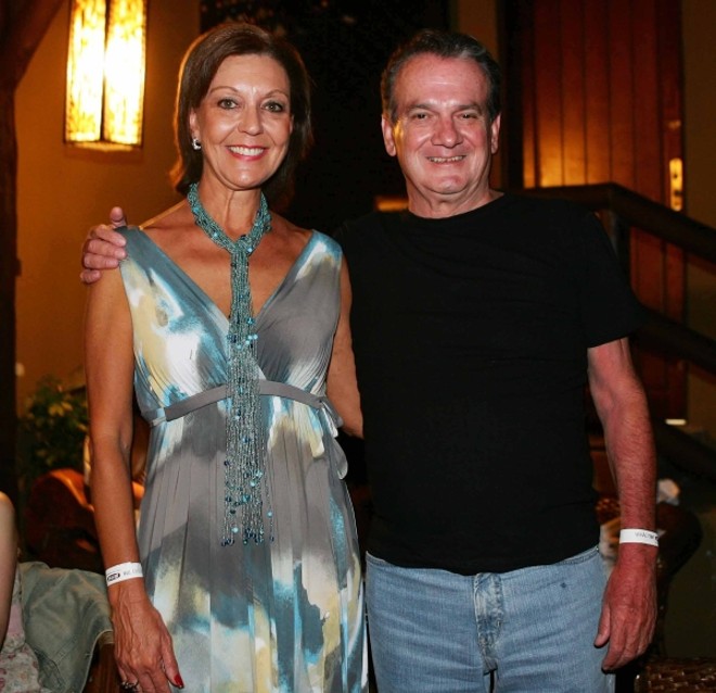 A prefeita eleita de Guaratuba Evani Justus e o marido, Gil Justus, prestigiaram a abertura oficial do complexo Porto Beach Fun, na noite de sábado. Ao lado de outros convidados, eles assistiram do camarote vip ao show da dupla Hugo Pena & Gabriel | 