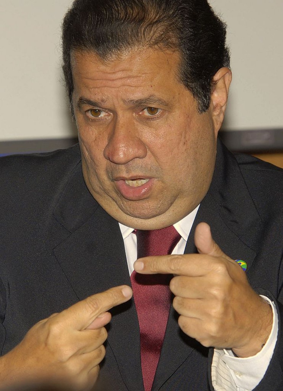 Os empresários, quando estavam ganhando, não chamaram os trabalhadores para dividir os lucros. Então a flexibilização das leis trabalhistas não é o caminho.Carlos Lupi, ministro do Trabalho | ABr