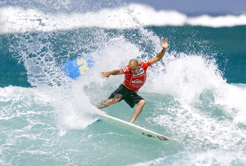 Melhor do mundo, Kelly Slater diz que seria uma ótima hora de se aposentar Kelly Slater diz que se for para parar, é melhor fazê-lo com títulos | Kirstin Scholtz / AFP