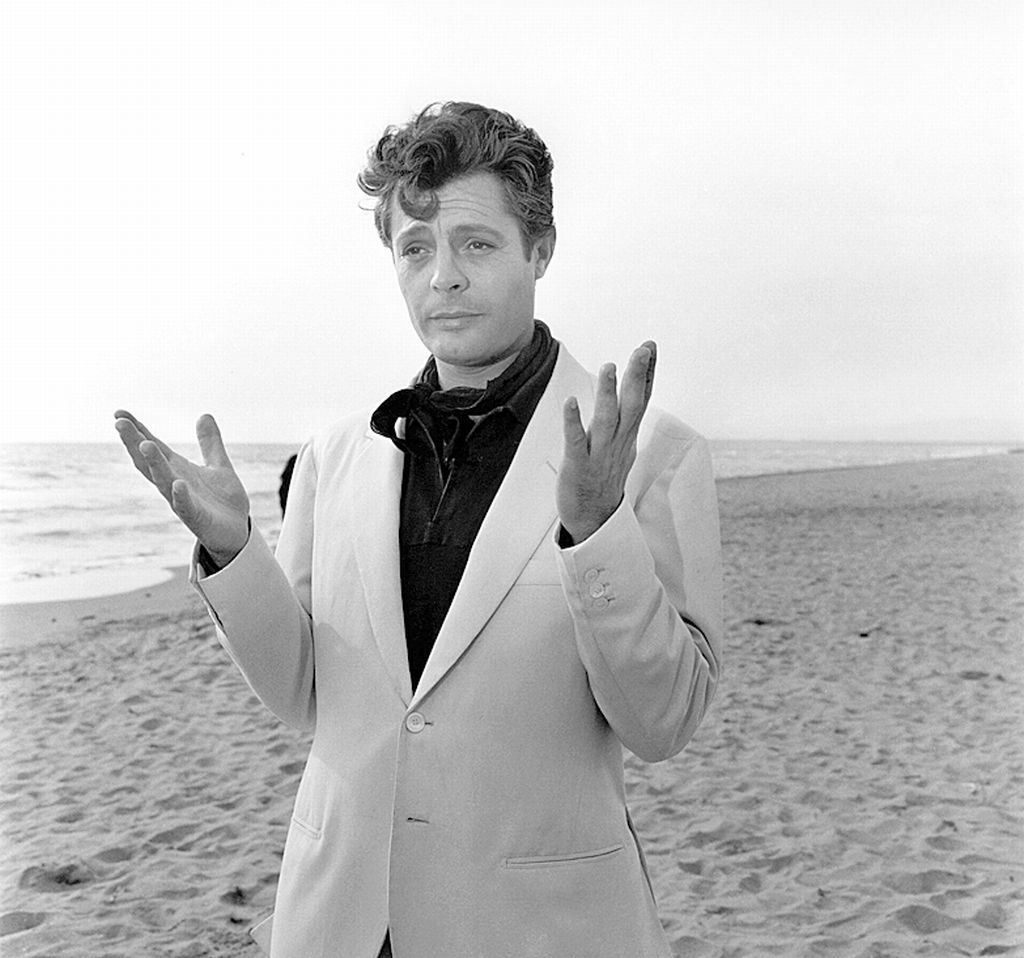 Marcelo Mastroianni em cena de La Dolce Vita, de Fellini | Divulgação
