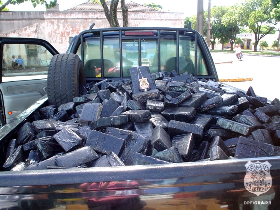Droga estava escondida em meio a carregamento de carvão | Divulgação/PF