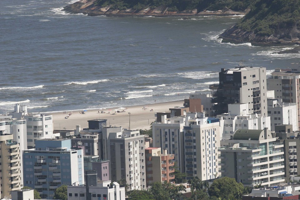 80% dos imóveis no Litoral já estão locados para o Carnaval Temporada mais longa e tragédia em Santa Catarina fizeram a procura para o carnaval crescer | Jonathan Campos/Gazeta do Povo