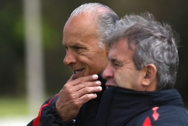 Moraci Santana chegou junto com Mário Sérgio e ficou. Tico, auxiliar, assumiu a equipe até a chegada dele, o ídolo atleticano... |