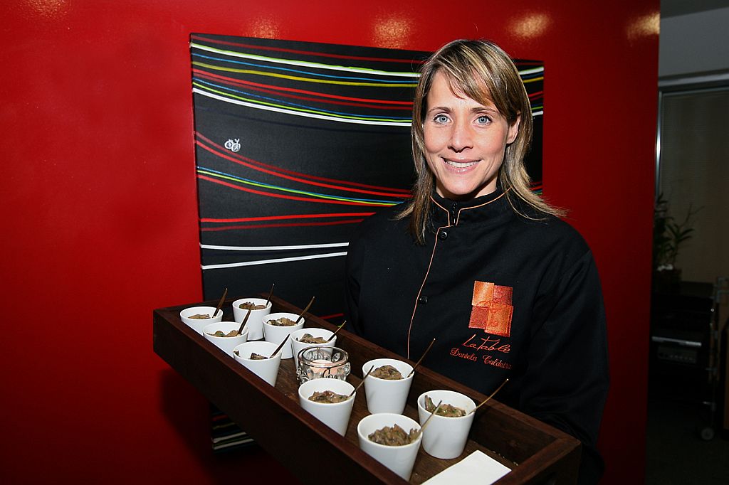 A chef Daniela Prosdócimo Caldeira inaugura daqui a uma semana o Espaço La Table, no Seminário, com uma requintada festa que está sendo organizada pela dupla Dado Dantas e Ilse Lambach. O projeto arquitetônico é assinado por Daniela Barranco Omairy e Deisy Cruz. Com capacidade para 300 pessoas, o espaço destina-se a todo tipo de eventos | Julio Cesar Souza