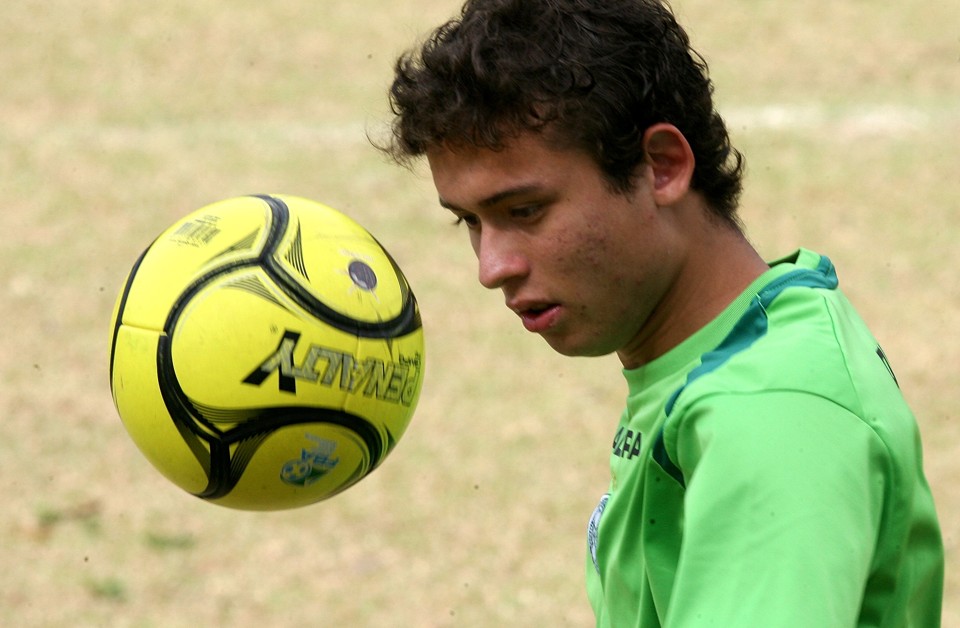 Coritiba conseguiu na justiça reaver 80% do atacante Keirrison, e "novela" deve prosseguir | Hedeson Alves / Gazeta do Povo