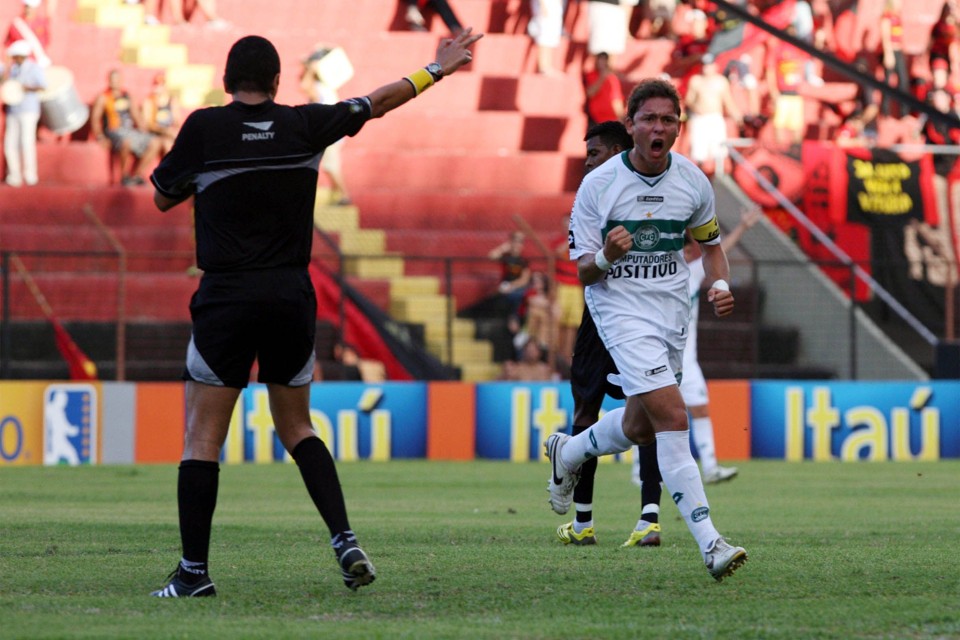 Keirrison deixou a sua marca em Recife e tornou-se artilheiro do Brasileirão | Otávio de Souza / Futura Press