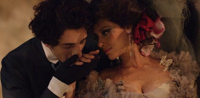 Michel Melamed e Maria Fernanda Cândido como Bentinho e Capitu |