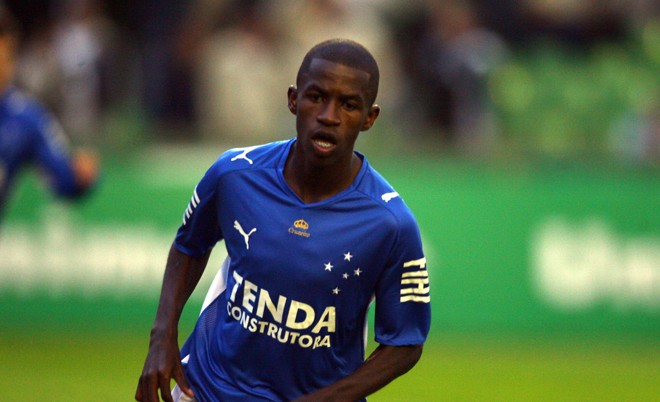 Volante Ramires, do Cruzeiro, forma a cabeça de área da seleção do Brasileirão | 