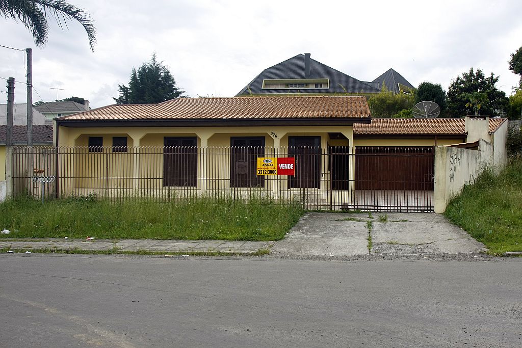 Casa à venda: local traz lembranças dolorosas para a família da menina Rachel | Daniel Dereveki/Gazeta do Povo