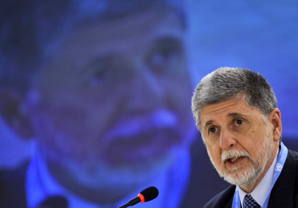 Amorim disse que a recente crise alimentar, energética e financeira mostra a extensão da relação intrínseca entre os direitos humanos e a agenda social e econômica | Fabrice Coffrini / AFP Photo