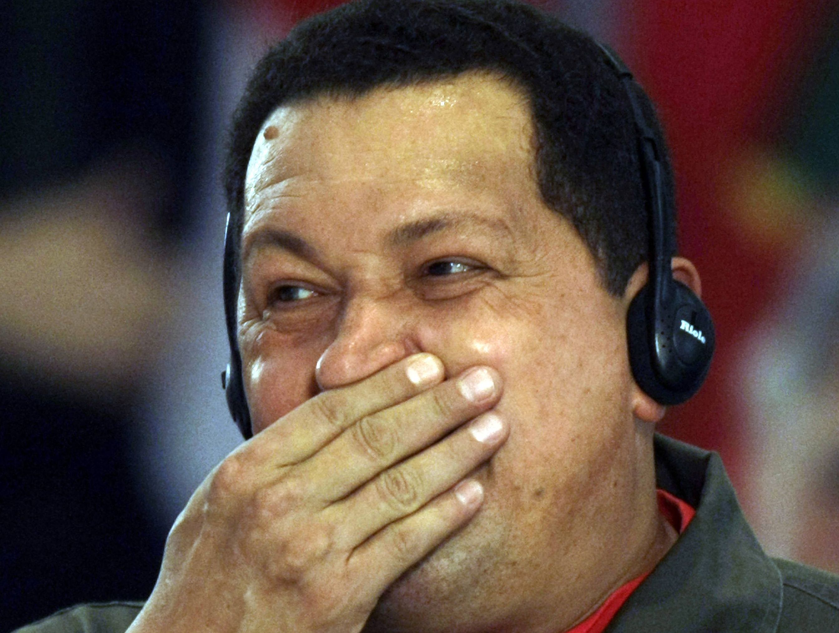 Chávez: "hay algo que huele mal aqui en Brasil, compañero Lula... Será el Congreso?" | PAULO WHITAKER/REUTERS