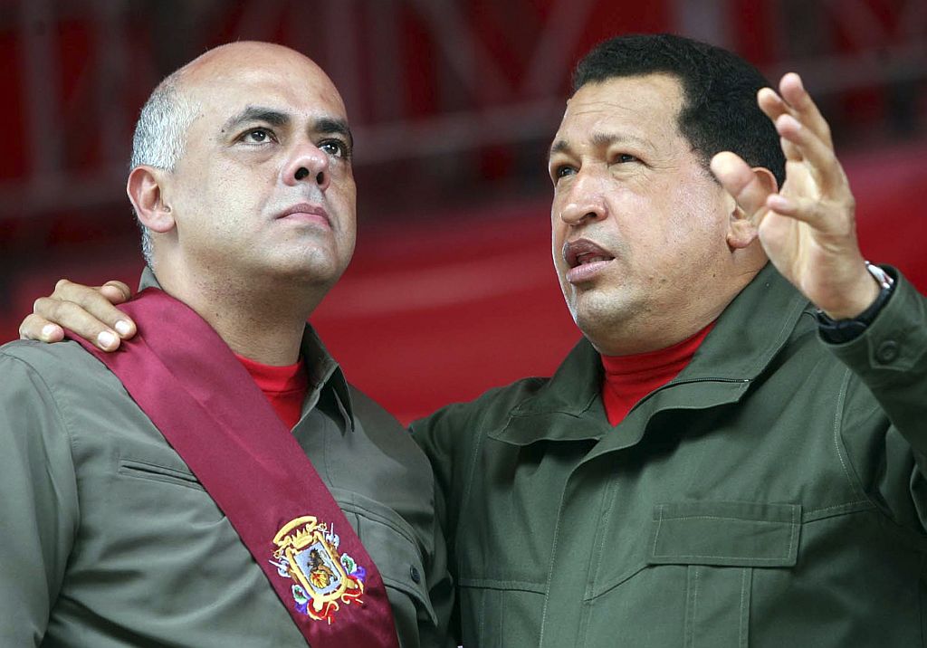 Chávez com o prefeito de Libertador, Jorge Rodríguez: nova ofensiva | Governo da Venezuela/Reuters