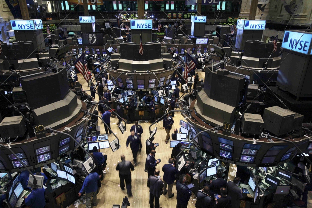 Saguão da Bolsa de Nova Iorque (EUA): mercado contaminado pela crise |